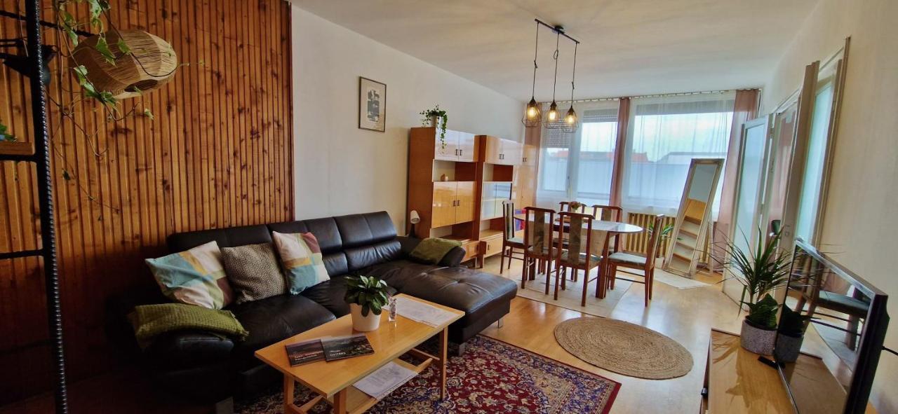 شقة Nosztalgia Apartman Veszprém المظهر الخارجي الصورة